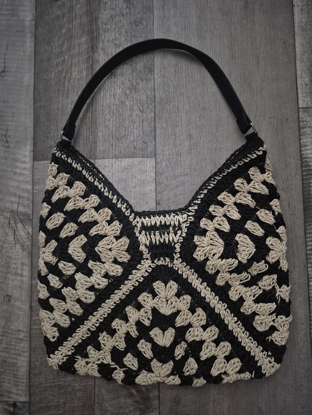 Commense Crochet Straw Shoulder Bag Black Tan OS NWT - Picture 9 of 10